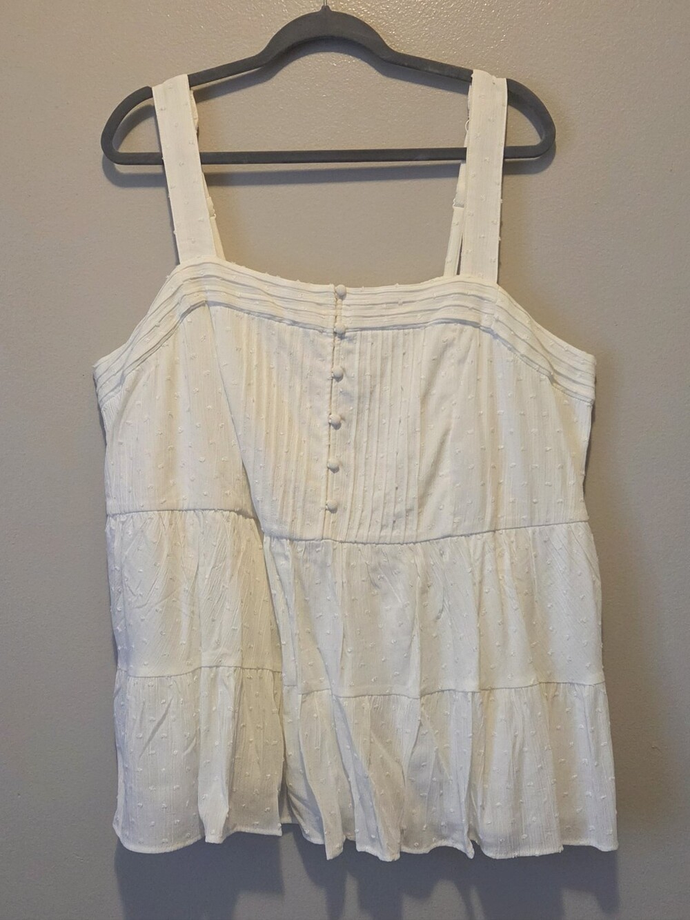 Women’s White Tiered Button-Front Tank Top A